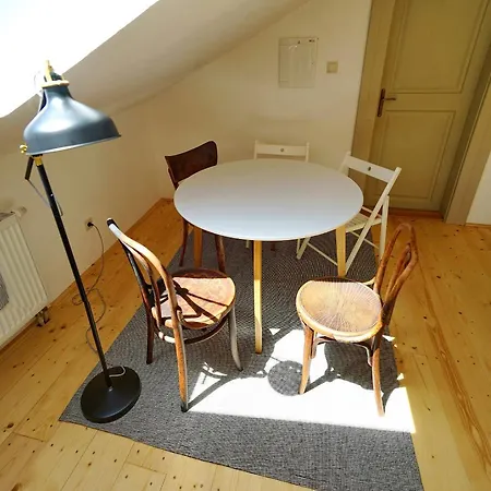 Tichy A Slnecny Loft Mikovini V Rusnom Centre Stiavnice *