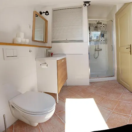 Tichy A Slnecny Loft Mikovini V Rusnom Centre Stiavnice *