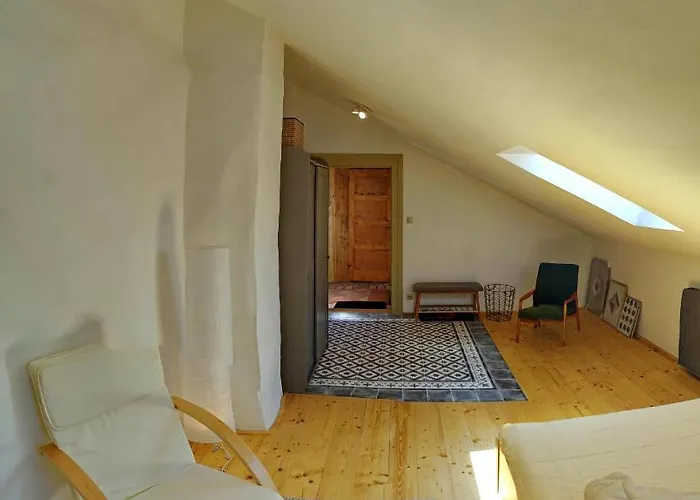 Tichy A Slnecny Loft Mikovini V Rusnom Centre Stiavnice Apartment *
